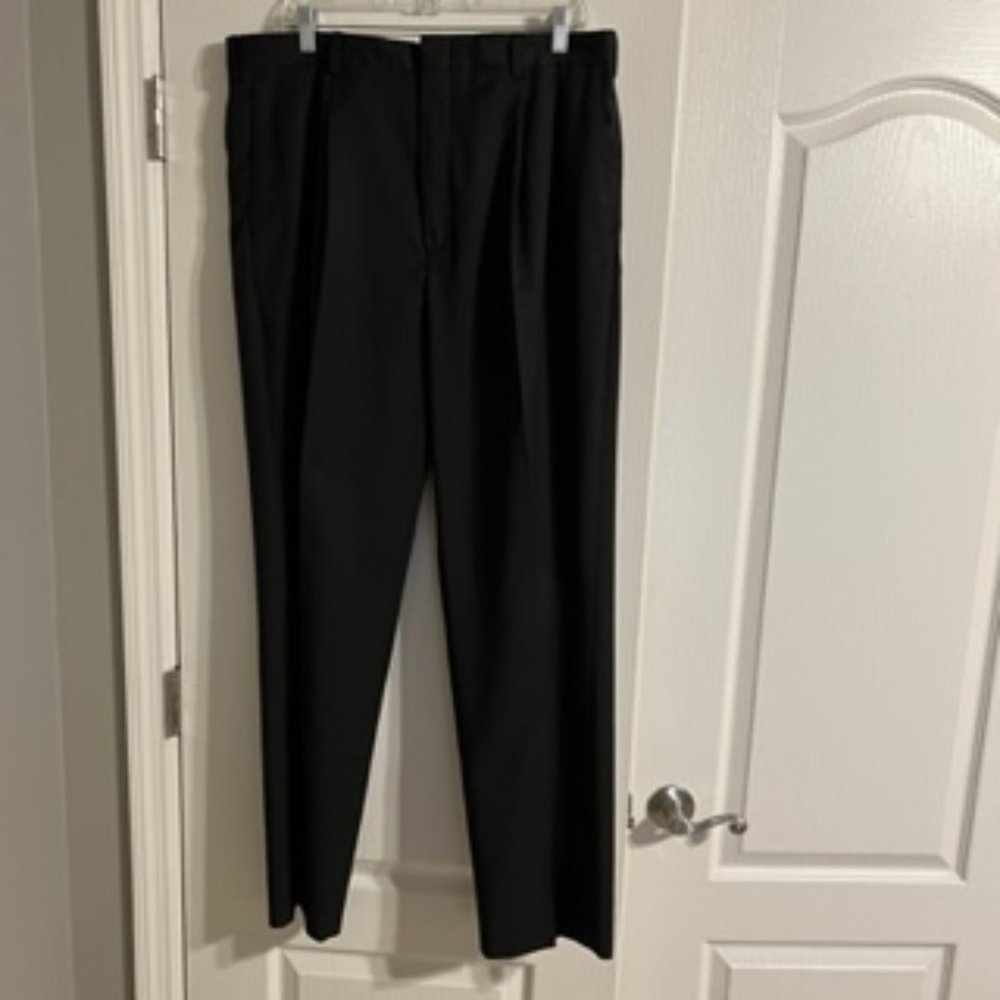 Round Tree & Yorke Men's Pants 36/32